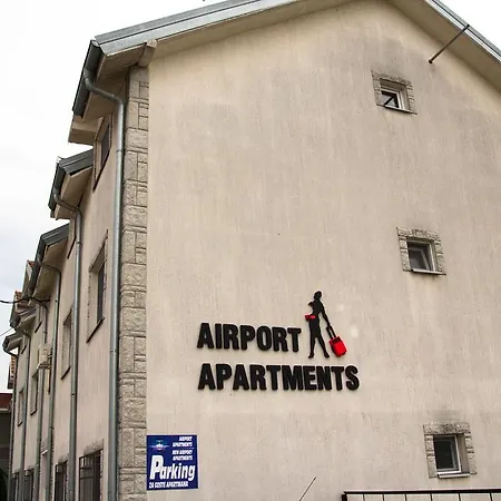 Airport Apartment *